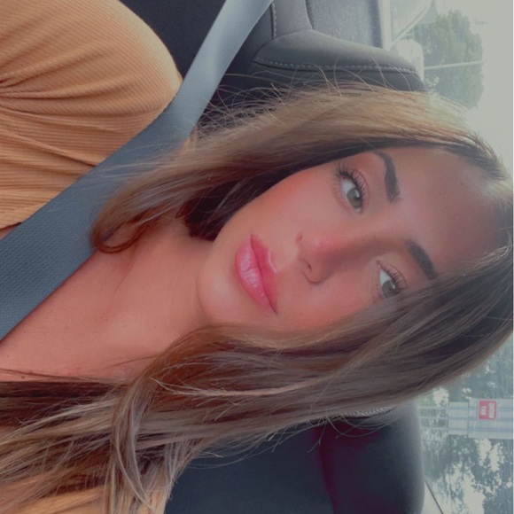 Meet your Posher, Jordyn - Picture 1 of 1